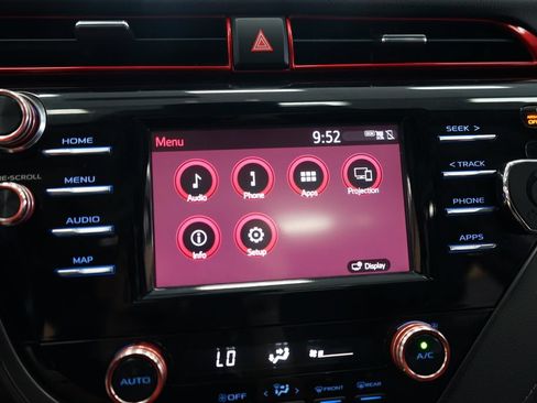 Used 2019 Toyota Camry SE FWD image 34