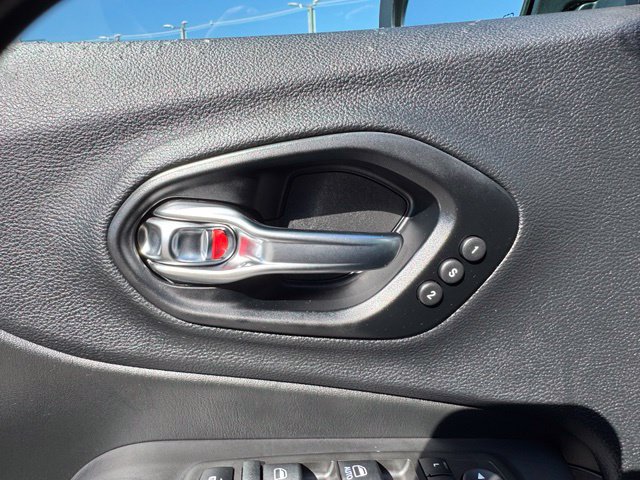 Used 2021 Jeep Cherokee Limited AWD/4WD image 12