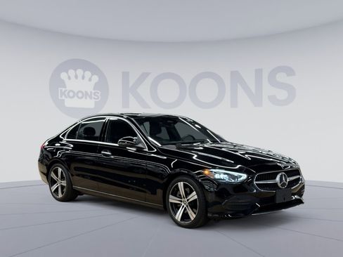 Used 2025 Mercedes-Benz C 300 4MATIC Sedan image 2