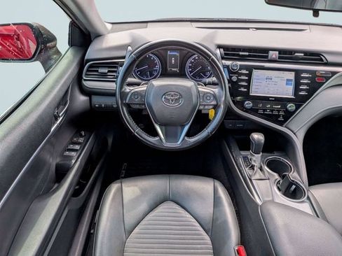 Used 2020 Toyota Camry SE FWD image 14