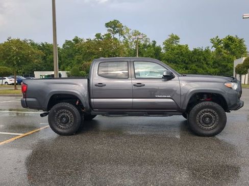 Used 2023 Toyota Tacoma SR5 AWD/4WD image 3