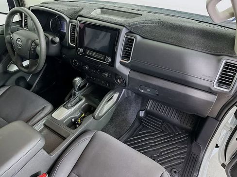 Used 2024 Nissan Frontier SV w/ Technology Package image 32