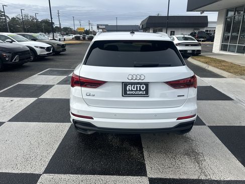 Used 2025 Audi Q3 2.0T Premium w/ Convenience Package image 4