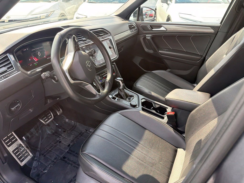 Used 2024 Volkswagen Tiguan SE R-Line AWD/4WD image 23