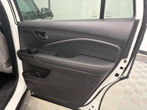 Used 2024 Honda Passport EX-L image 18