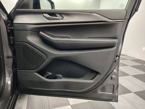 New 2025 Jeep Grand Cherokee Altitude image 22