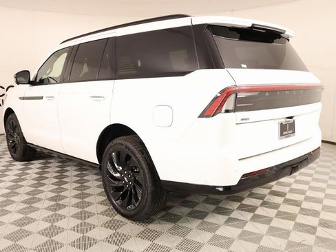 New 2025 Lincoln Navigator Reserve w/ Jet Appearance Package image 24