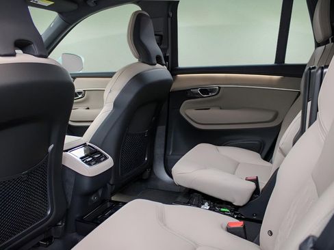 New 2026 Volvo XC90 B6 Plus image 11