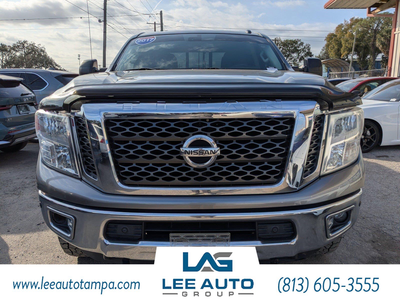 Used 2017 Nissan Titan SV AWD/4WD image 5