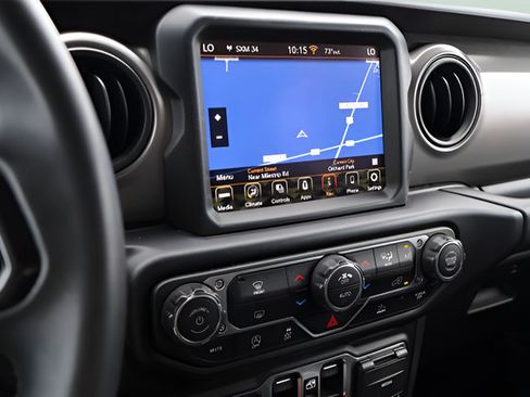 Used 2023 Jeep Gladiator Sport AWD/4WD image 21