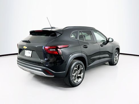 Used 2025 Chevrolet Trax LT image 9