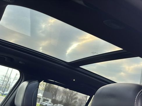 Used 2025 Jeep Grand Cherokee Limited w/ Black Appearance Package image 10