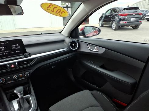 Used 2023 Kia Forte LXS w/ LXS Technology Package image 27