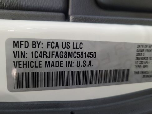 Used 2021 Jeep Grand Cherokee Laredo X AWD/4WD image 33