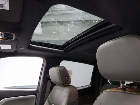 Used 2026 Chevrolet Colorado ZR2 w/ Technology Package image 34