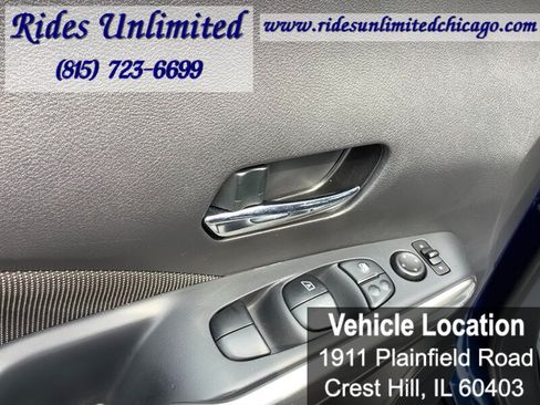 Used 2019 Nissan Kicks SV FWD image 14