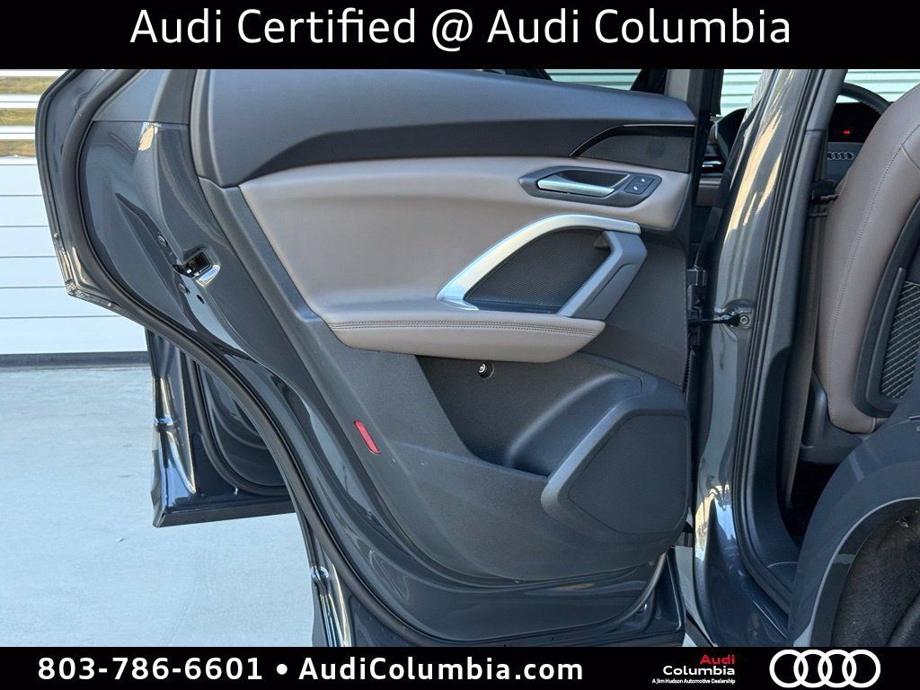 Certified 2025 Audi Q5 Premium w/ Convenience Package AWD/4WD image 25