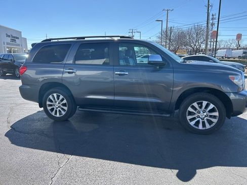 Used 2016 Toyota Sequoia Limited w/ Safety & Convenience Package image 5