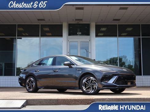 Certified 2025 Hyundai Sonata SEL FWD image 2