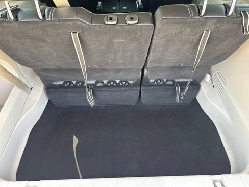Used 2024 Chrysler Pacifica Touring-L FWD image 32