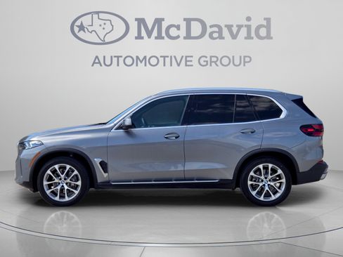 Used 2024 BMW X5 sDrive40i w/ Premium Package RWD image 2