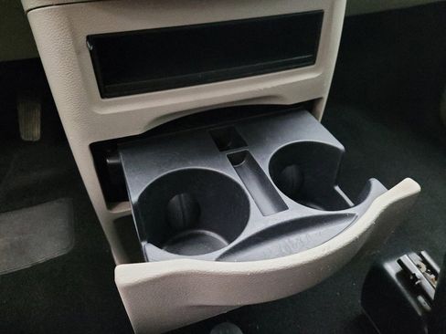 Used 2016 Dodge Grand Caravan American Value Package image 26