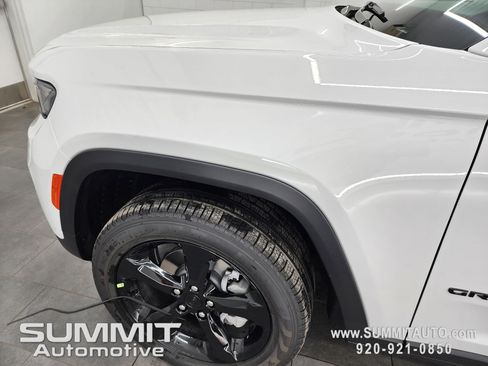 New 2025 Jeep Grand Cherokee Limited w/ Luxury Tech Group II image 42