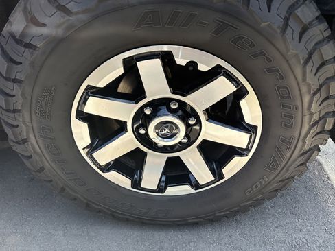 Used 2023 Toyota 4Runner TRD Off-Road Premium w/ Moonroof Package AWD/4WD image 11