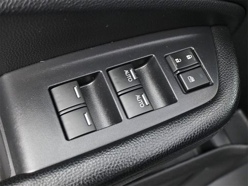 Used 2019 Honda Pilot Touring image 3