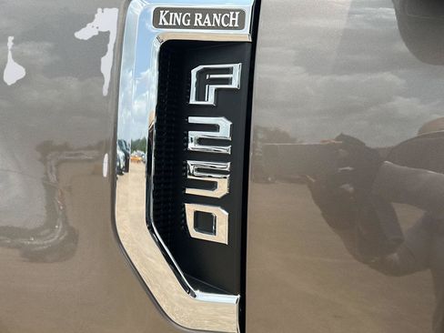 Certified 2022 Ford F250 King Ranch w/ King Ranch Ultimate Package AWD/4WD image 33