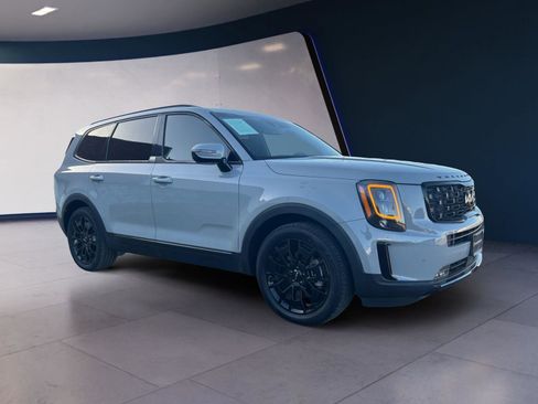 Used 2022 Kia Telluride SX w/ SX Prestige Package image 7