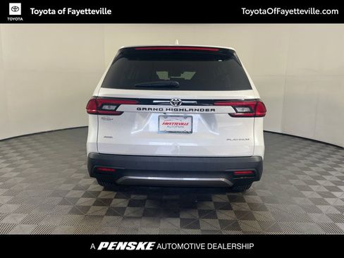 New 2026 Toyota Grand Highlander AWD image 4