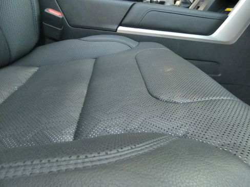 Used 2024 Toyota Tundra Limited image 32