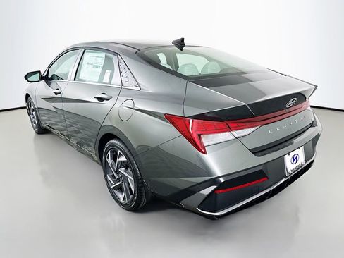 New 2026 Hyundai Elantra Limited image 7