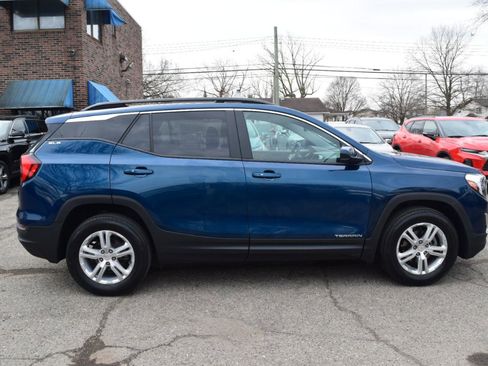 Used 2021 GMC Terrain SLE w/ Driver Convenience Package image 5