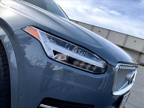 Used 2023 Volvo XC90 B6 Plus w/ Protection Package Premier image 32