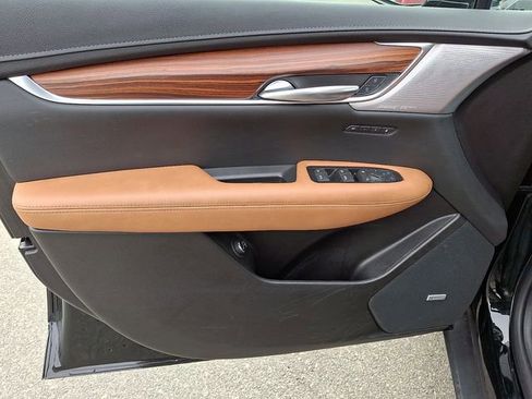 Certified 2023 Cadillac XT5 Premium Luxury image 9