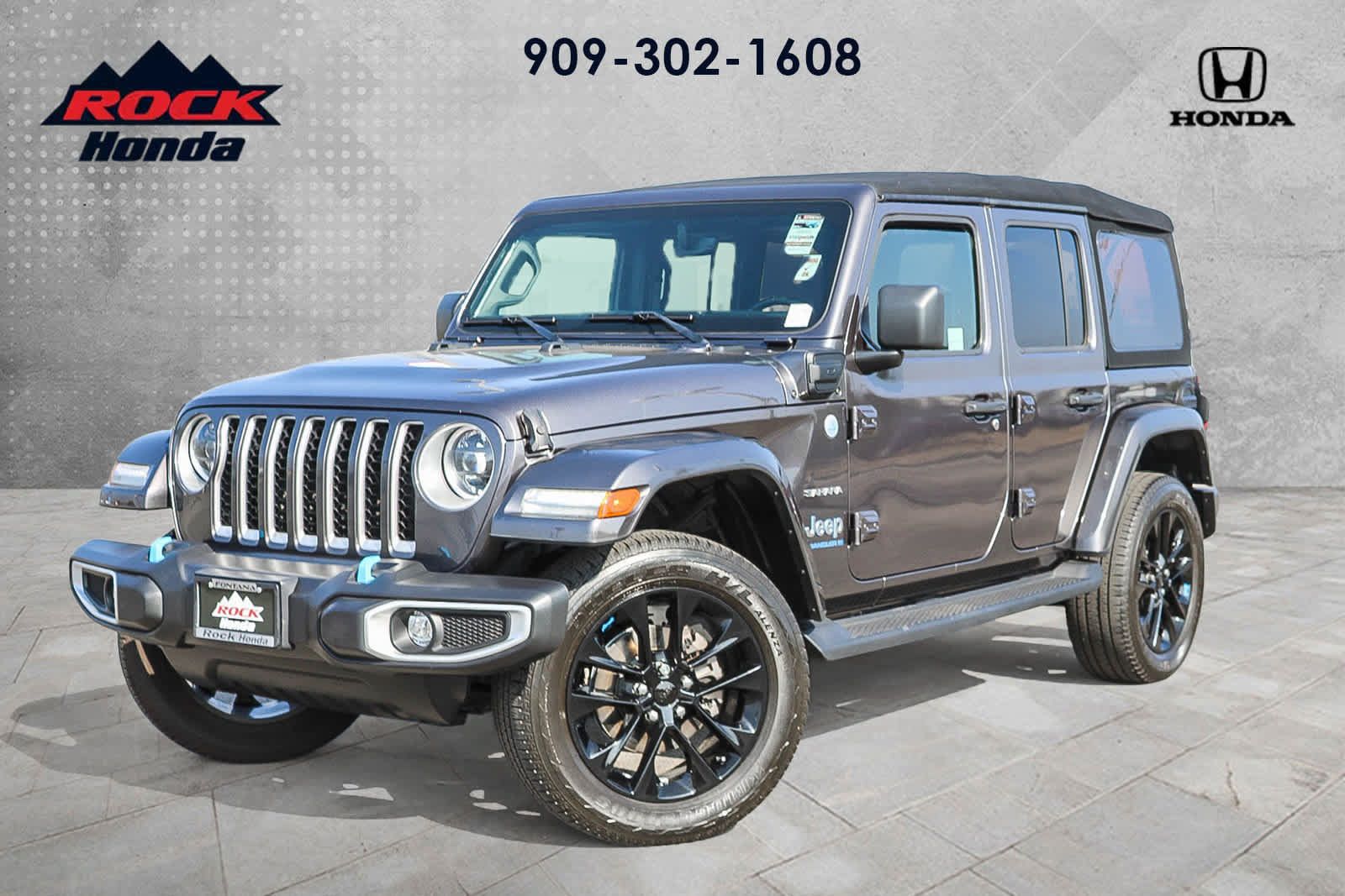 Used 2023 Jeep Wrangler Unlimited Sahara w/ Cold Weather Group AWD/4WD image 1
