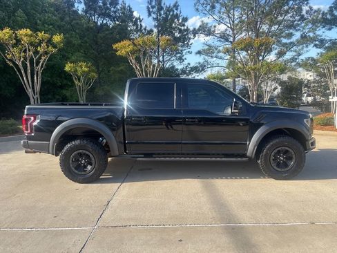 Used 2018 Ford F150 Raptor w/ Equipment Group 802A Luxury image 8