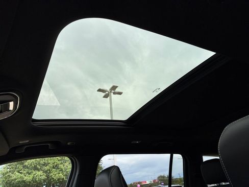 New 2026 Jeep Grand Cherokee L Limited RWD image 7