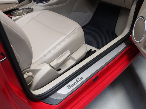 Used 2014 Volkswagen Beetle TDI FWD image 51