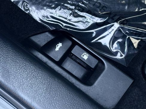 Used 2015 Toyota Camry SE FWD image 29