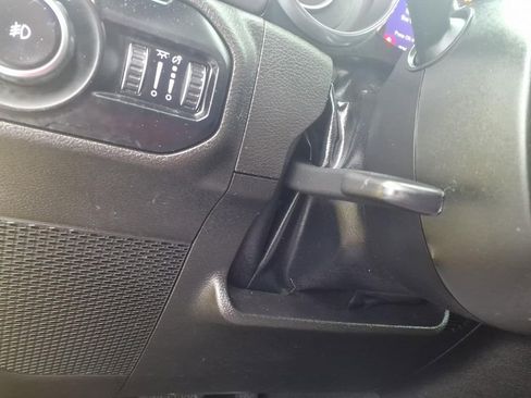 Used 2022 Jeep Wrangler Sport AWD/4WD image 30