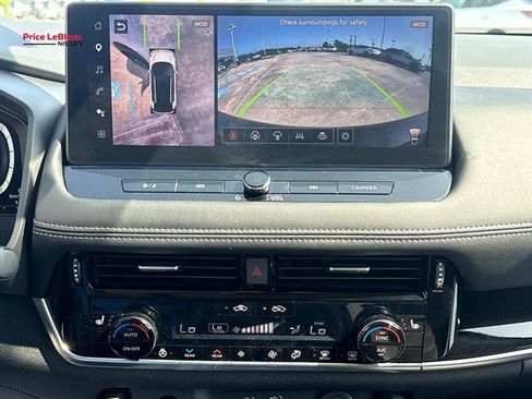 Used 2025 Nissan Rogue SL w/ Tech Package AWD/4WD image 23