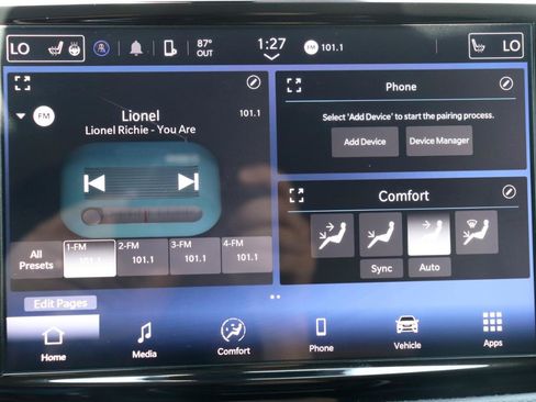 Used 2024 Chrysler Pacifica Touring-L FWD image 37