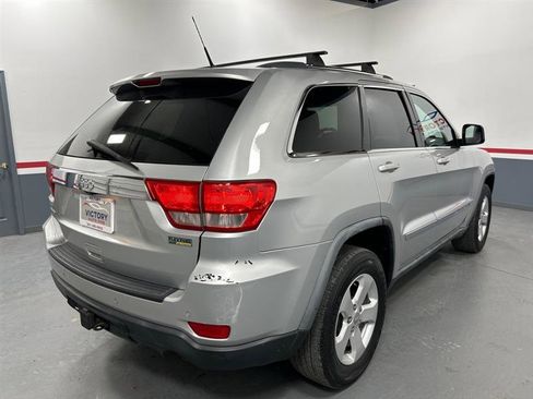 Used 2011 Jeep Grand Cherokee Laredo image 3