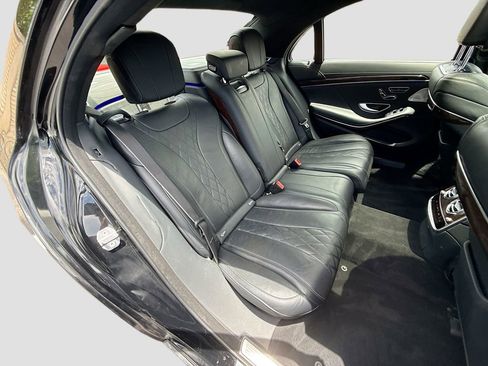 Used 2020 Mercedes-Benz S 560 4MATIC Sedan w/ Premium Package image 32