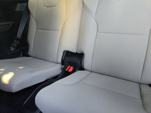 Certified 2025 Volvo XC90 T8 Plus w/ Protection Package Premier image 43