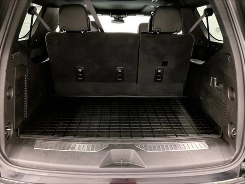 Used 2024 GMC Yukon XL Denali AWD/4WD image 43