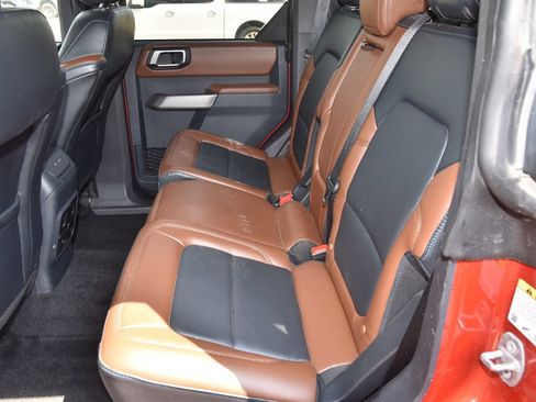 Certified 2023 Ford Bronco Outer Banks w/ Sasquatch Package AWD/4WD image 12